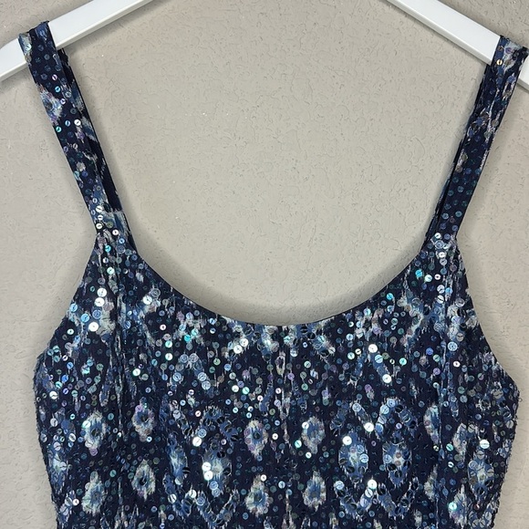 Lafayette 148 New York Blue Sequin Hand Beaded Camisole Top Size 10 - Picture 2 of 12